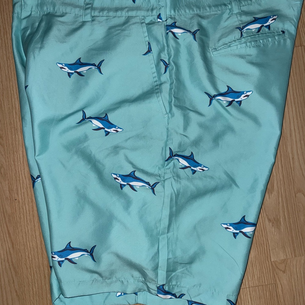Bermuda styles men’s swimming trunks